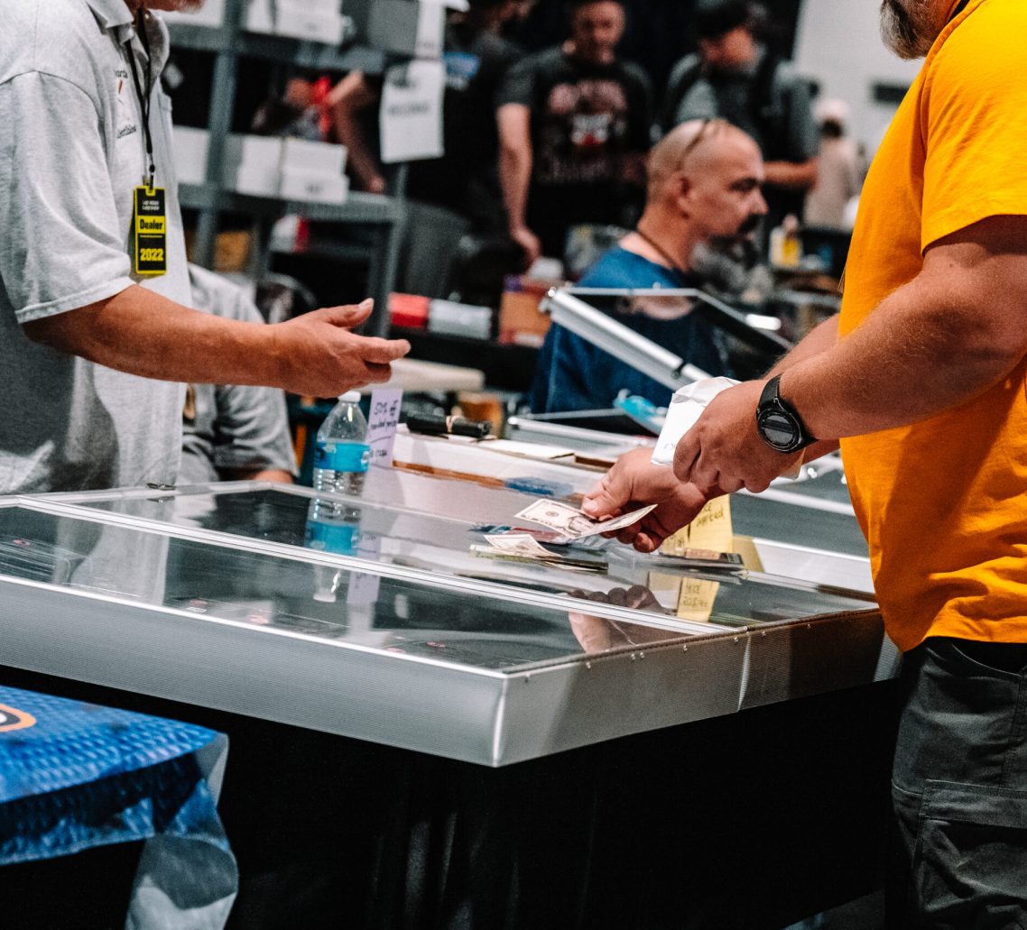 LasVegasCardShow.WorldMarket.SammyDean.10.06.22-253